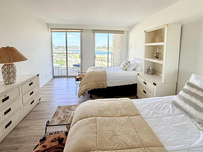 1820 Avenida Del Mundo #508 — Photo 19