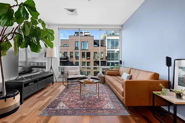 Rented by Oxford Property Group | media 9