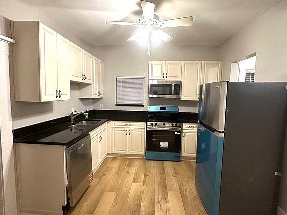 5th image of 2109 W North B St