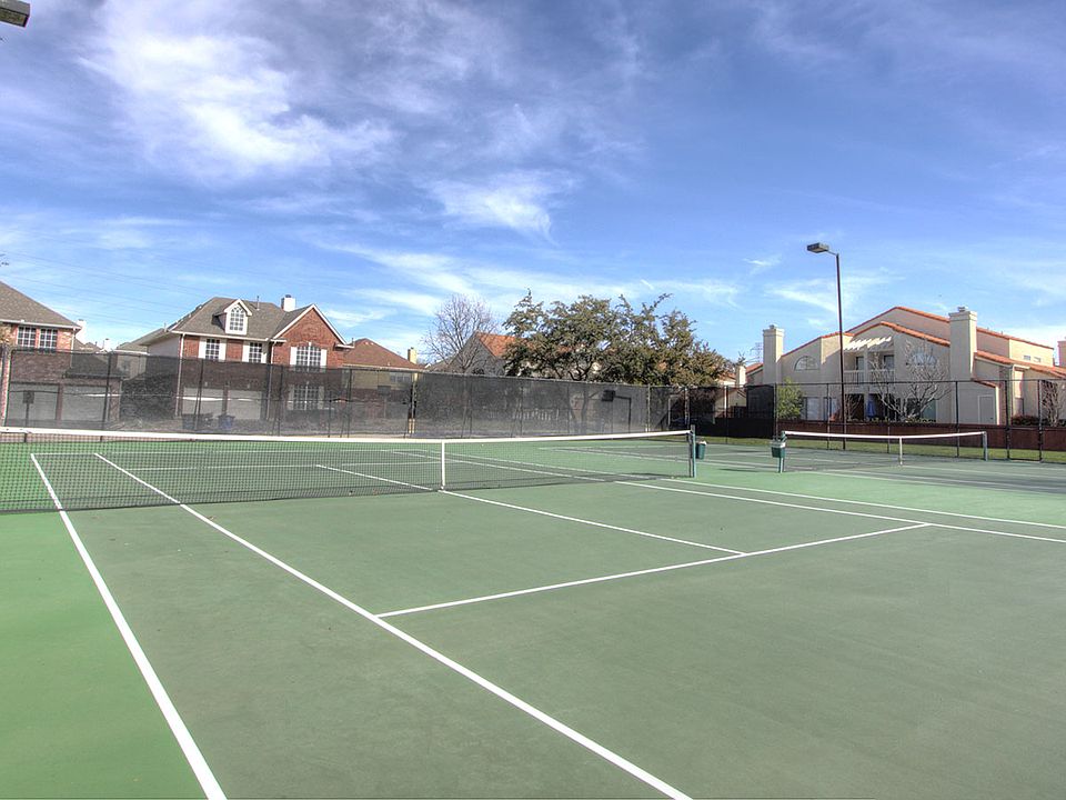Parkway Village Tennis Court