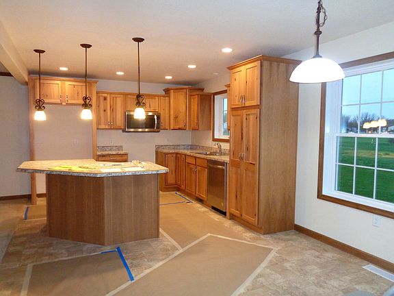 3rd image of 119 Pine Tree Ln