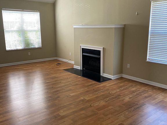 2nd image of 810 Coleville Way