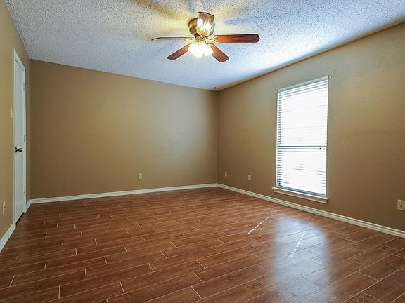 4th image of 1653 Clarendon Dr