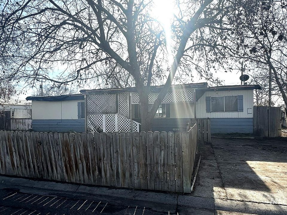 1st image of 916 Victoria Ave