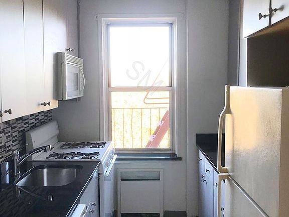 2nd image of 7281 113th St APT 5P