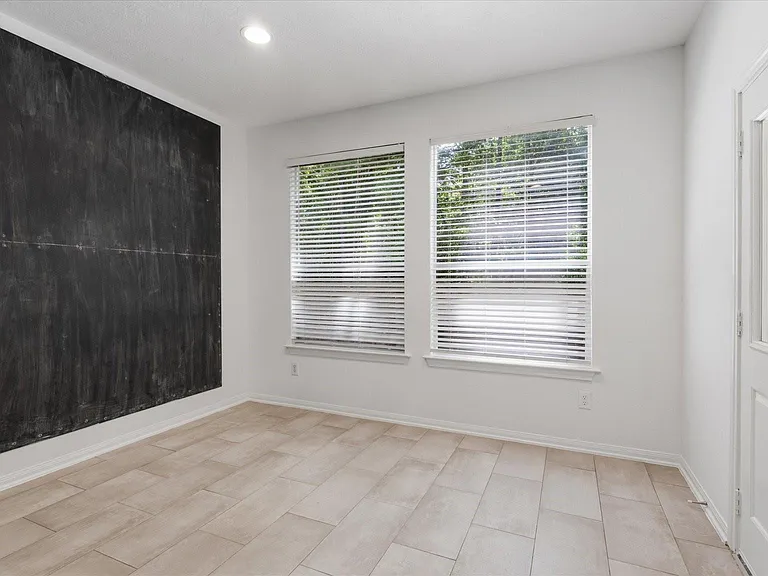 15 Benedict Canyon Loop — Photo 13