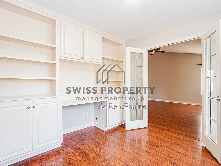 7199 Normanton Dr — Photo 11