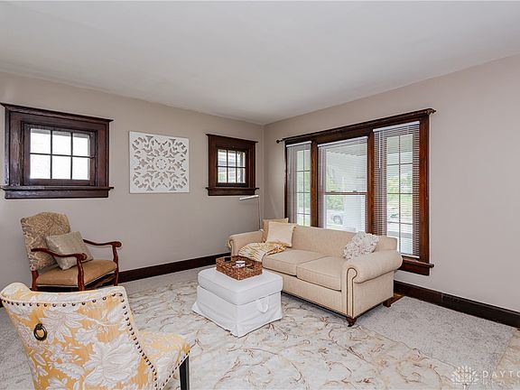 4th image of 164 Edgar Ave
