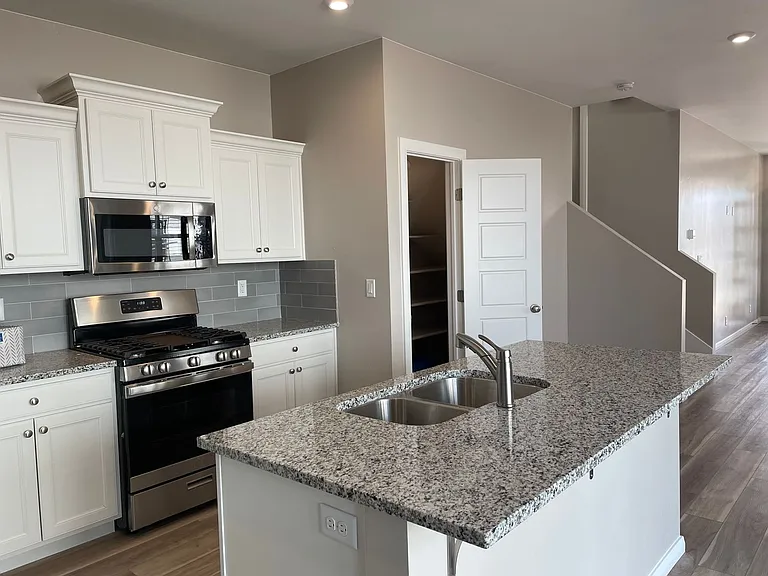 750 W Scarlet Hill Dr — Photo 7