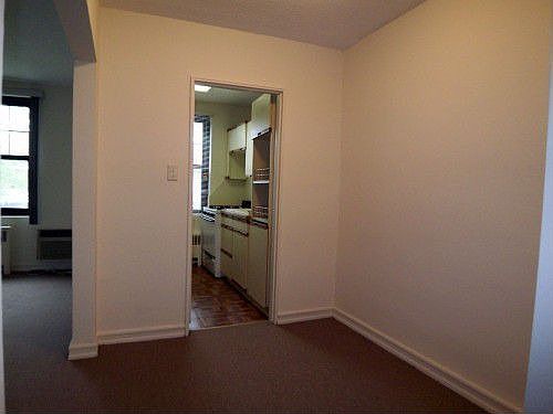 5th image of 6991 Park Dr E
