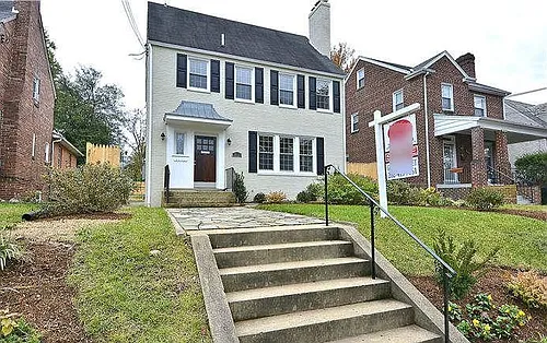 2617 Newton St NE Photo 1