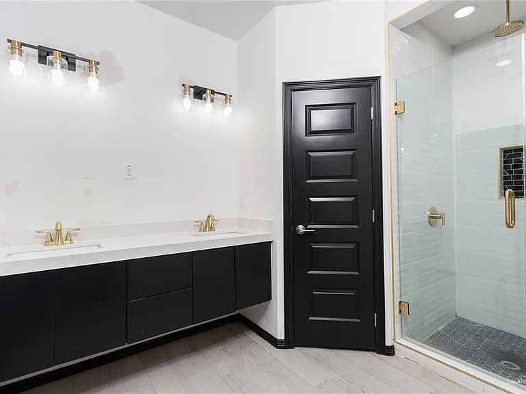 608 Juan Seguin St — Photo 7