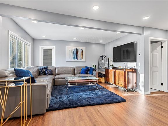 2nd image of 3753 N Olcott Ave
