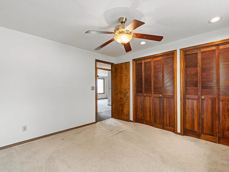 212 Edgewood Dr — Photo 14