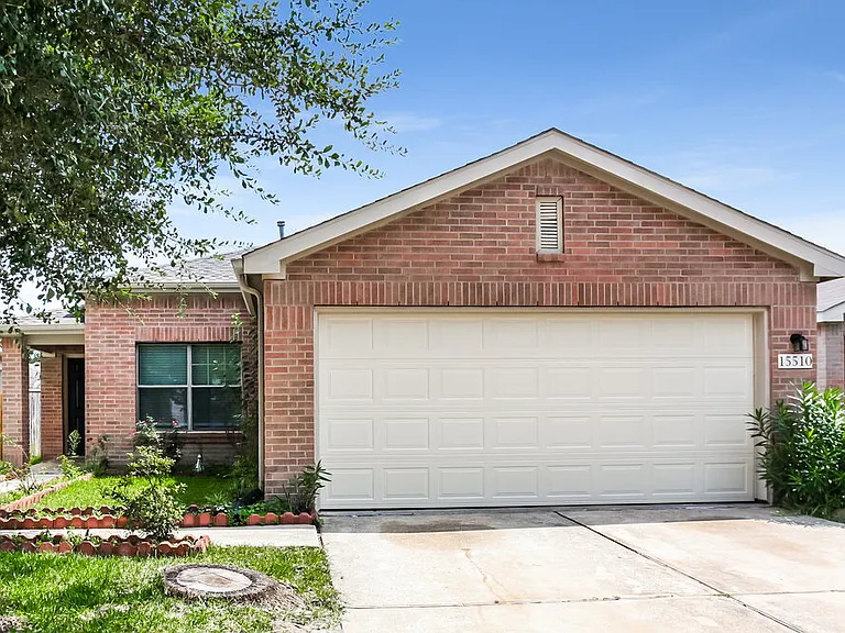 15510 Miller House Ln — Photo 1