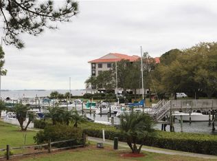 1804 Mariner Dr APT 37, Tarpon Springs, FL 34689