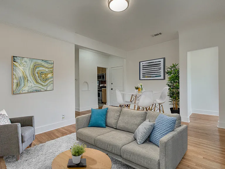 Barton Apartments — Photo 16