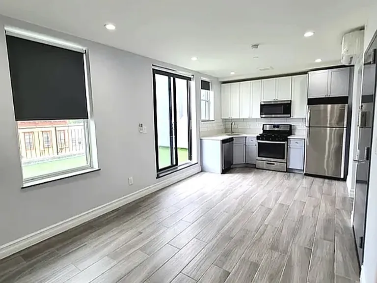 669 Mac Donough St #PENTHOUSE — Photo 1