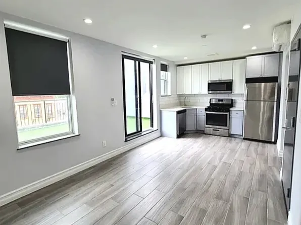 669 Mac Donough Street image 1 of 11