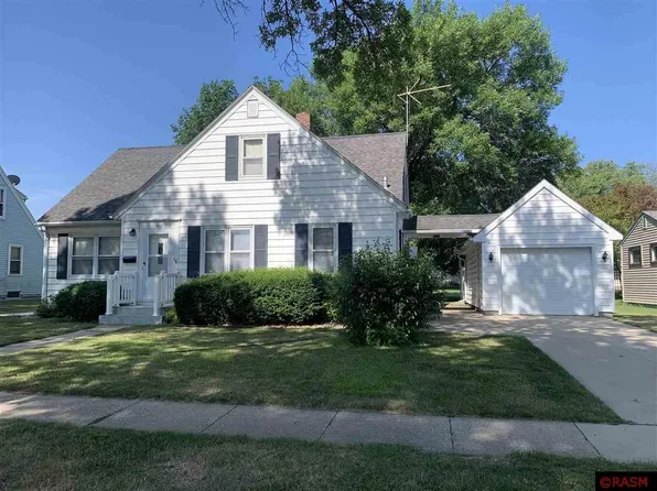 908 4th St S, Saint James, MN 56081