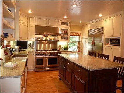 4th image of 3109 E Blackford Ave