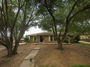 2201 Greenbriar Ct, Grand Prairie, TX