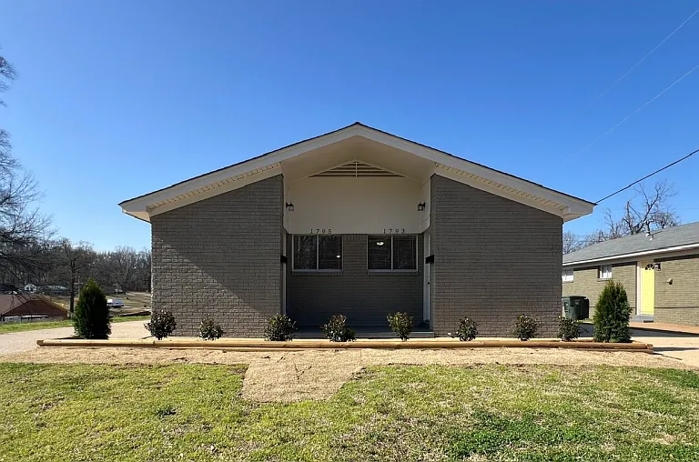 1795 Tampa Cv — Photo 1
