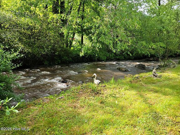 2nd image of 1215 Davis Creek Road