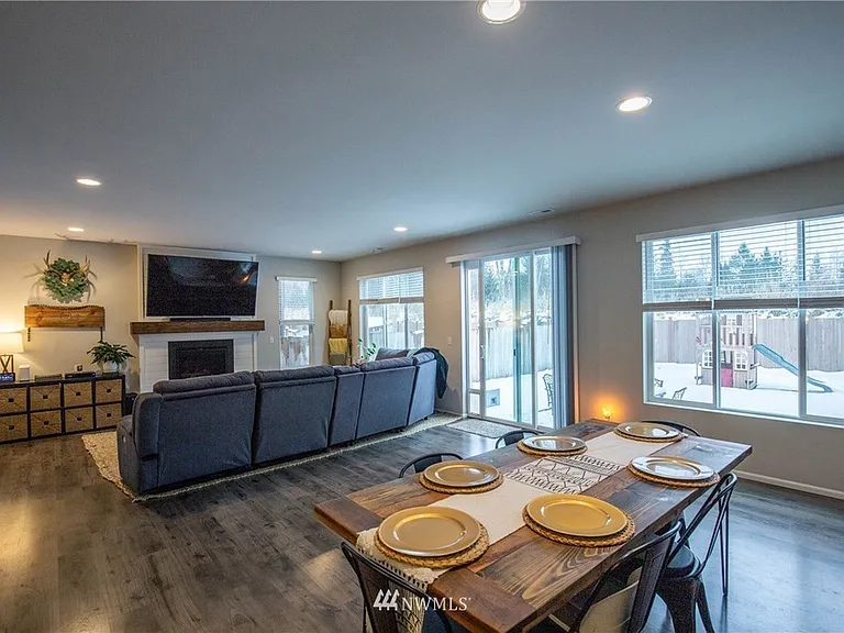 12731 37th Pl NE — Photo 5
