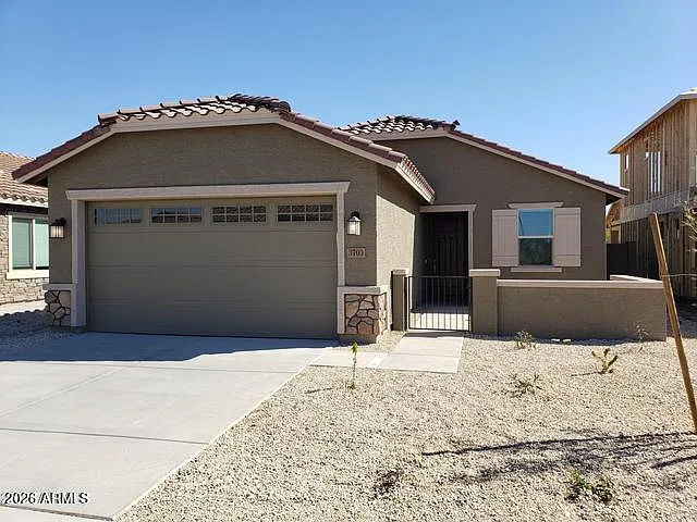 3 bed, 2.0 bath, 1392 sqft, $1,999 — Photo 2