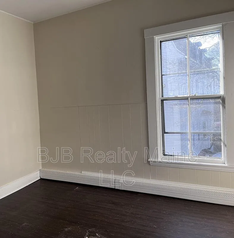 126 Emery St — Photo 4