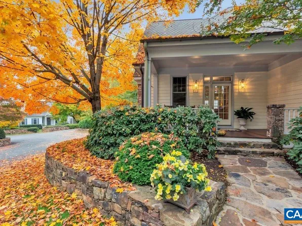 498 Ednam Cir, Charlottesville, VA 22903