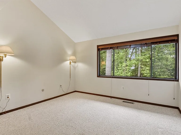 445 Old Stone Brk #445 — Photo 4
