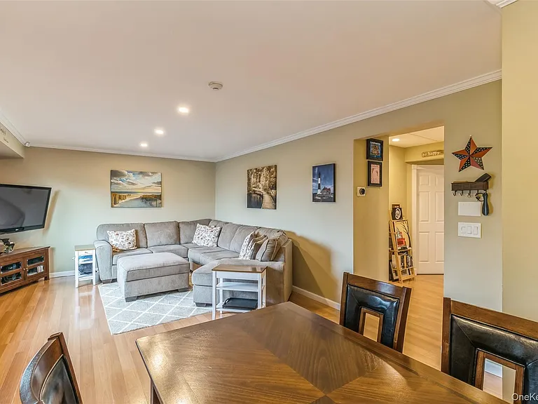 48 Pointe Cir S — Photo 13