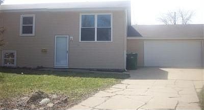 2nd image of 3267 W 75th Pl
