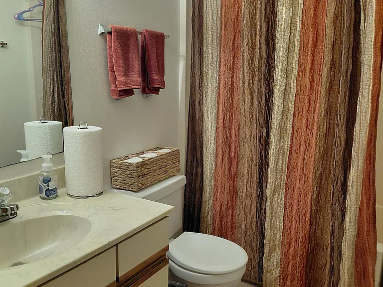 402 S Village Ct — Photo 15