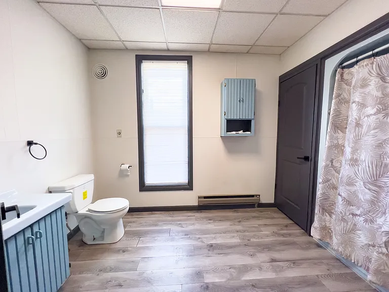1424 E Broadway St — Photo 9