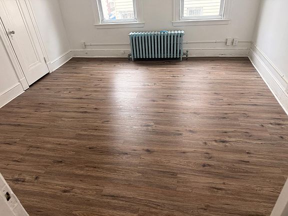 3rd image of 39 Fox St APT 2