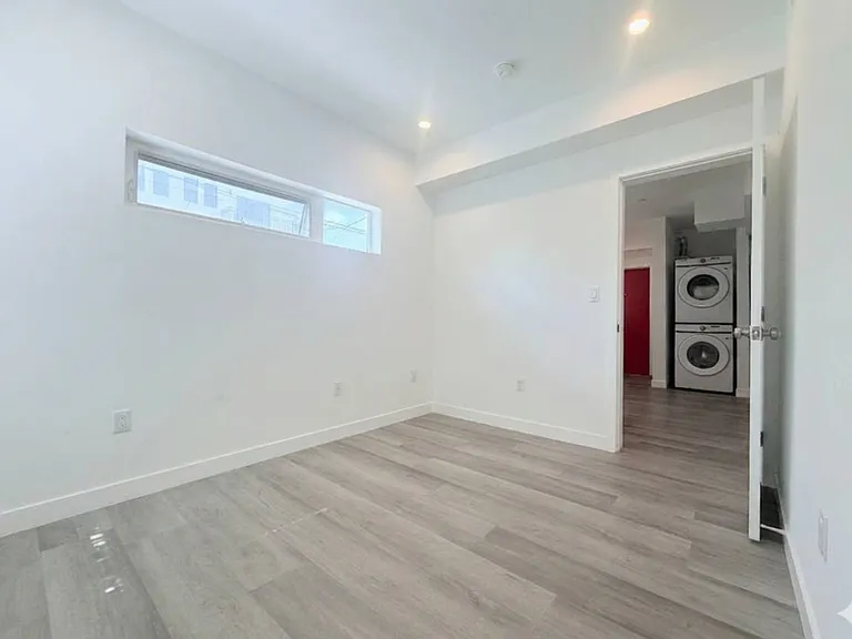 1258 Leighton Ave #B — Photo 11