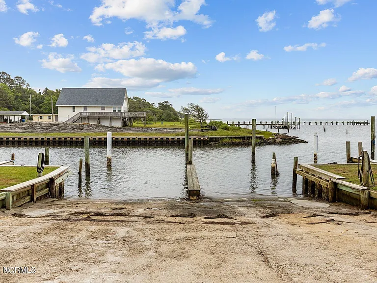 221 Salty Shores Rd — Photo 48