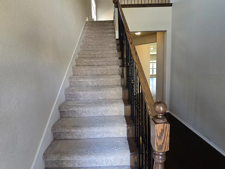 9921 Prairie Dog Ln — Photo 2