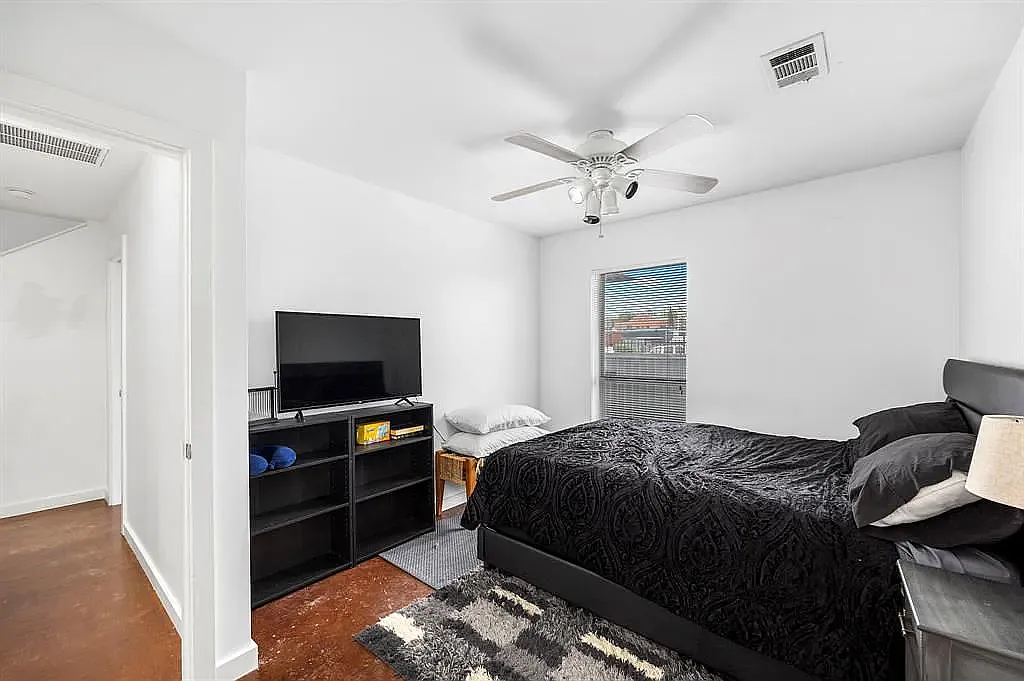 3 bed, 2027 sqft, $2,500 — Photo 3