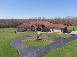7100 S Lakota Ridge Ln, Columbia, MO 65203