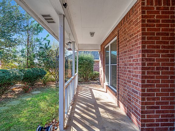 4th image of 2705 Briarwood Dr