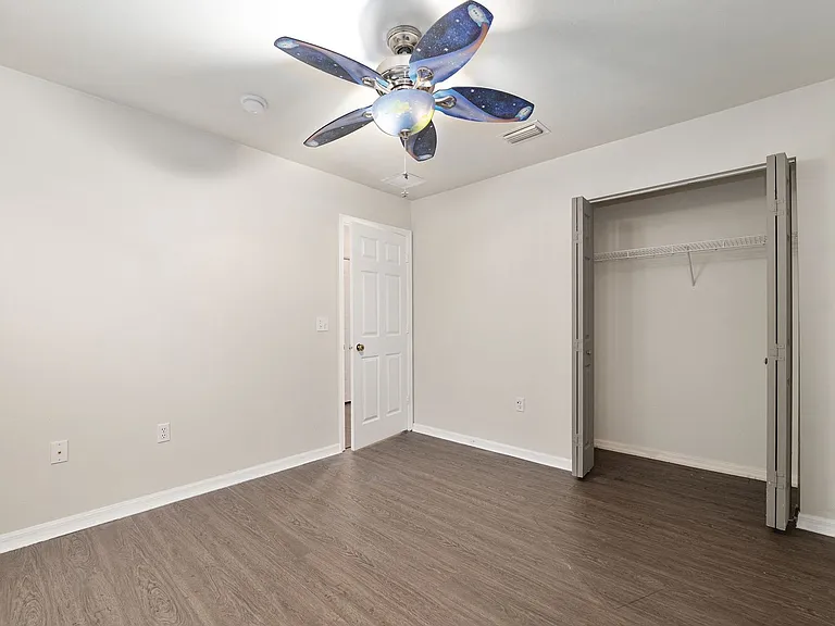2114 NW 52nd Pl — Photo 26