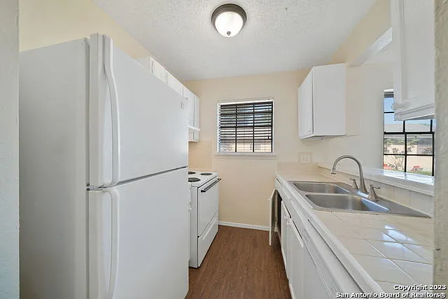 206 Bexar Dr — Photo 11