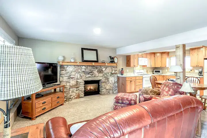 1 bed, 700 sqft, $1,900 — Photo 3