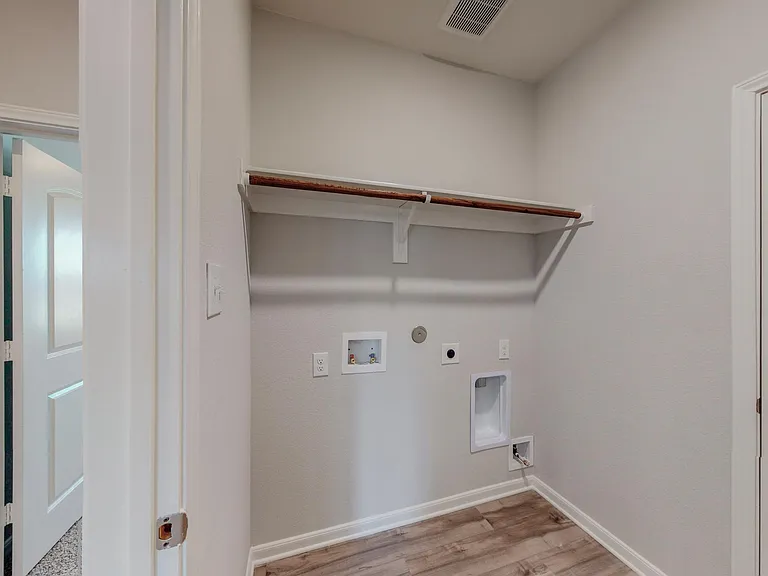 2113 Emma Ct — Photo 23