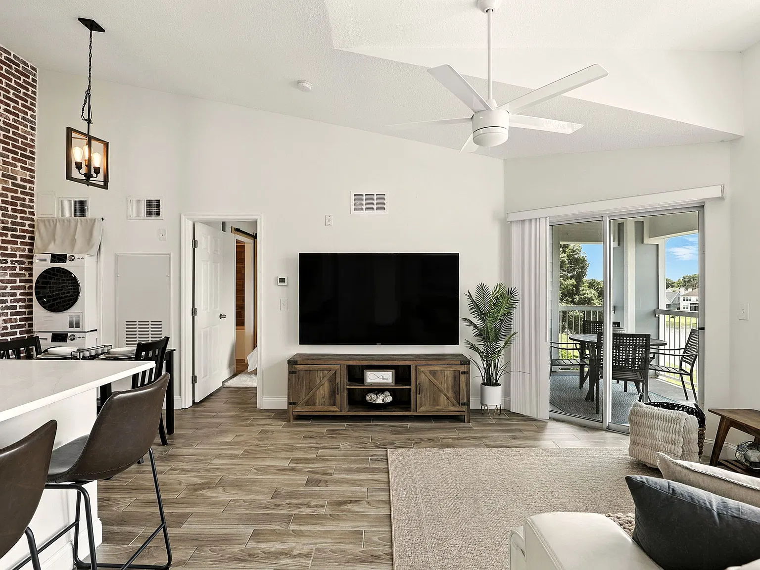 1 bed, 648 sqft, $1,550 — Photo 4