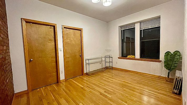 1st image of 218 E 11th St APT 2